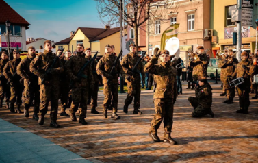 Przysięga na rynku w Strzyżowie 77