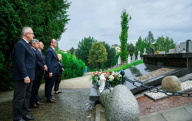 wiazanka_cmentarz_strzyzow_4