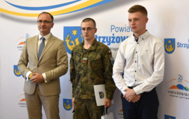 Galeria aktualności Inauguracyjna sesja Młodzieżowej Rady Powiatu Strzyżowskiego 4