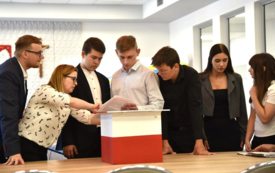 Galeria aktualności Inauguracyjna sesja Młodzieżowej Rady Powiatu Strzyżowskiego 8