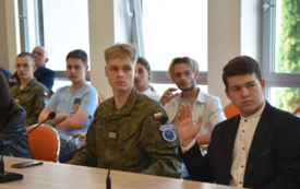 Galeria aktualności Inauguracyjna sesja Młodzieżowej Rady Powiatu Strzyżowskiego 13