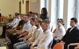 Galeria aktualności Inauguracyjna sesja Młodzieżowej Rady Powiatu Strzyżowskiego 20