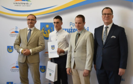 Galeria aktualności Inauguracyjna sesja Młodzieżowej Rady Powiatu Strzyżowskiego 25