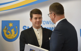 Galeria aktualności Inauguracyjna sesja Młodzieżowej Rady Powiatu Strzyżowskiego 30