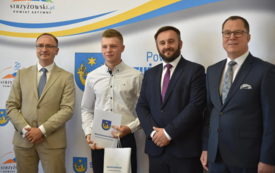 Galeria aktualności Inauguracyjna sesja Młodzieżowej Rady Powiatu Strzyżowskiego 32