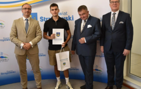 Galeria aktualności Inauguracyjna sesja Młodzieżowej Rady Powiatu Strzyżowskiego 38