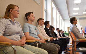 Galeria aktualności Inauguracyjna sesja Młodzieżowej Rady Powiatu Strzyżowskiego 42