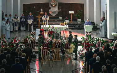 Uroczysty pogrzeb ppłk. Tadeusza Lutaka "Pancerza"