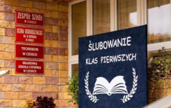 Uczniowie klas pierwszych Zespołu Szkół w Czudcu złożyli uroczyste ślubowanie