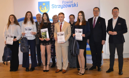 Powiatowe Eliminacje Turnieju „Zawsze Wierni” w Wiśniowej – młodzież z powiatu strzyżowskiego zachwyciła poziomem artystycznym