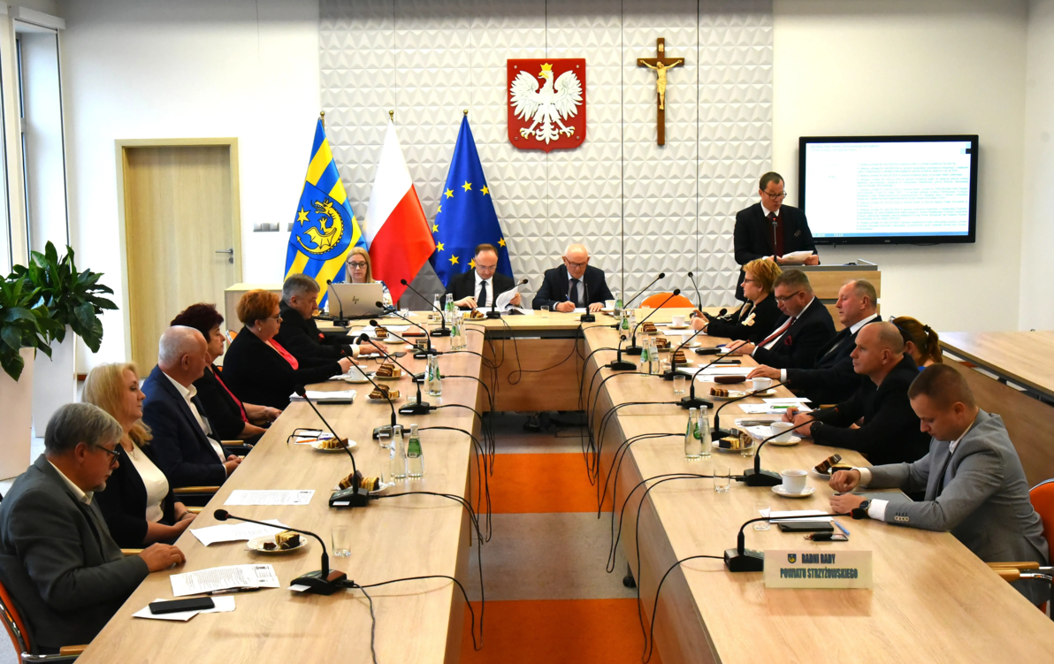 XXX sesja Rady Powiatu Strzyżowskiego. Powiat na pierwszym miejscu w województwie pod względem zdawalności matur
